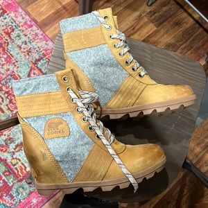 Sorel Joan of Artic Wedge III size 9 - see description in photos like new